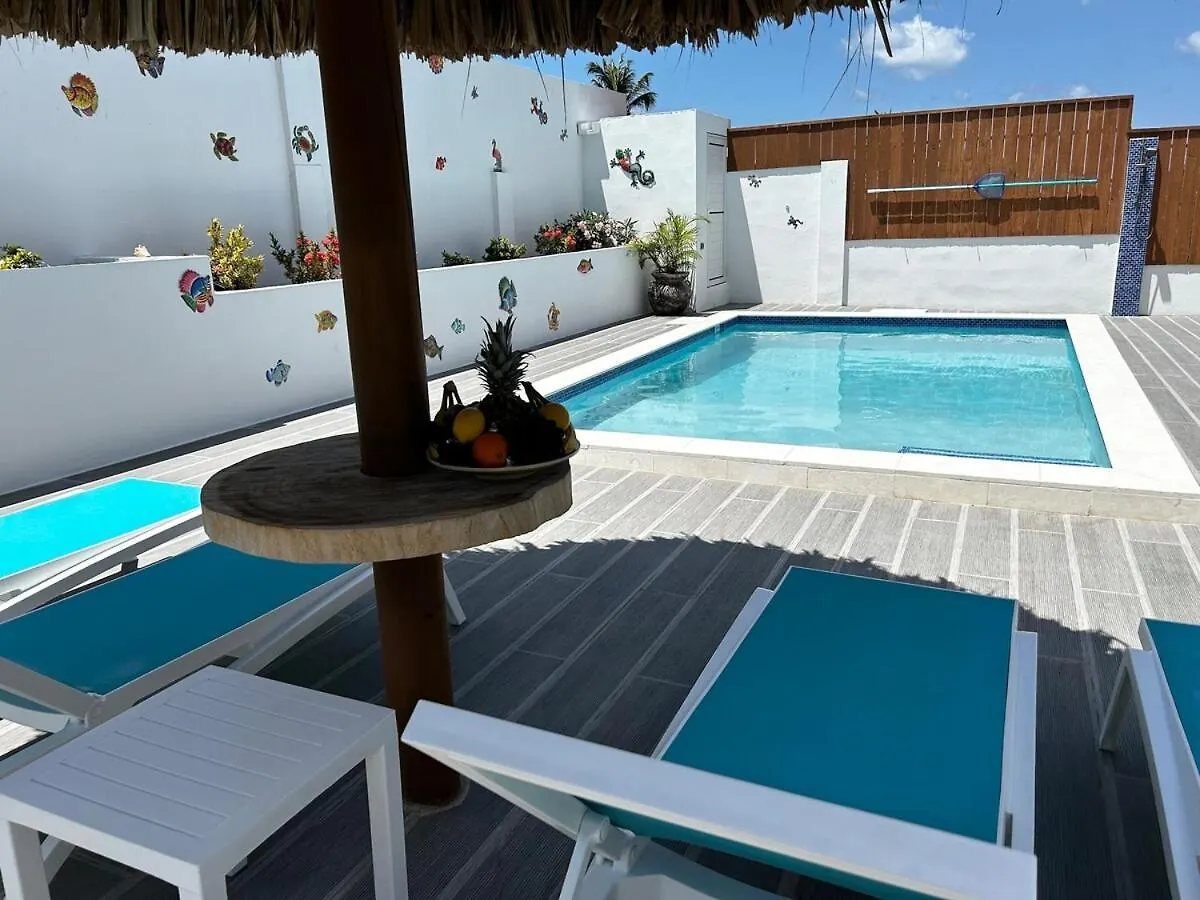 Ferienhaus Caribbean Breeze- 4 Bedroom- 4 Ensuite Bathrooms Oranjestad